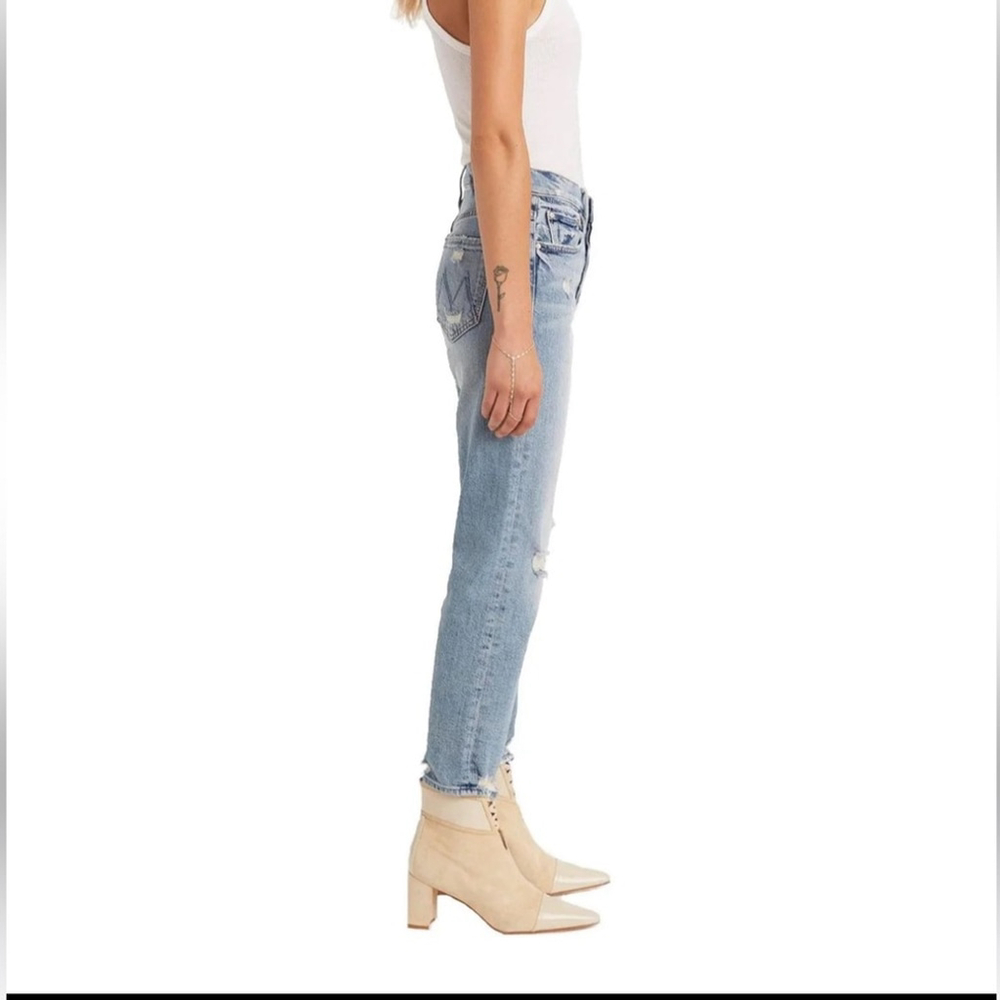 mother The Tomcat in The Confession
Light Blue Distressed Jeans 24 - Picture 3 of 12